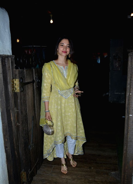 Actress Tamannaah Bhatia Seen Without Makeup Face In Mumbai City 117